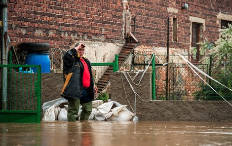 Višňová, Liberecko Intenzivní deště včera také zvedly hladiny řek v Libereckém kraji. Smědá ve Višnové se dostala dopoledne na třetí povodňový stupeň za pouhou hodinu. Višňová bývá velkou vodou postižena pravidelně.