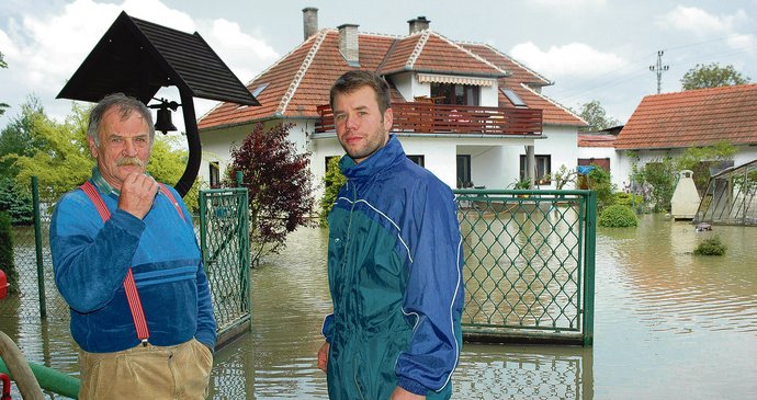 Pátek 13:00 - Karel Tihelka (67) se synem Zbyňkem (31).