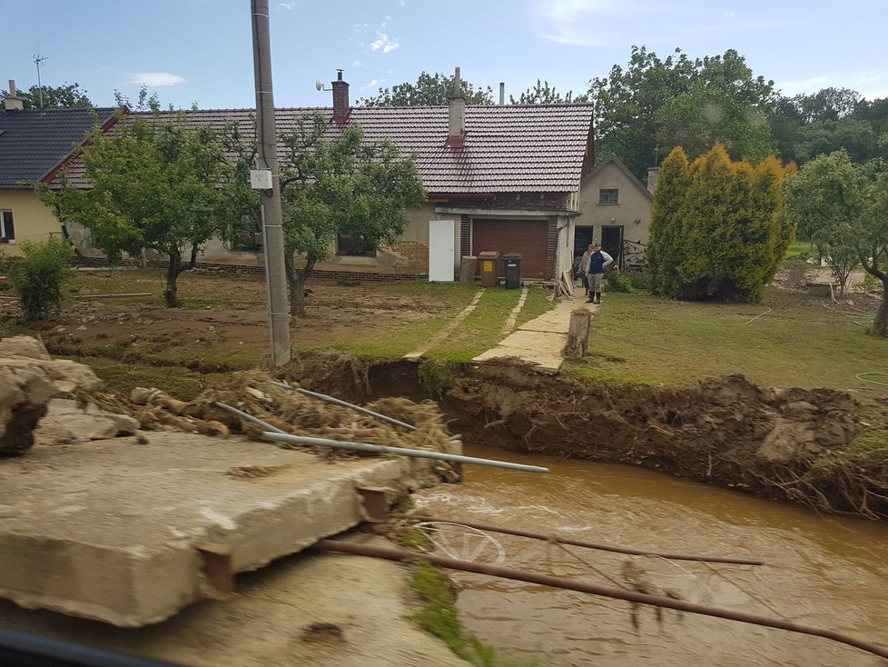 Olomoucký kraj zasáhly lokální povodně. Následky se budou odklízet několik dní