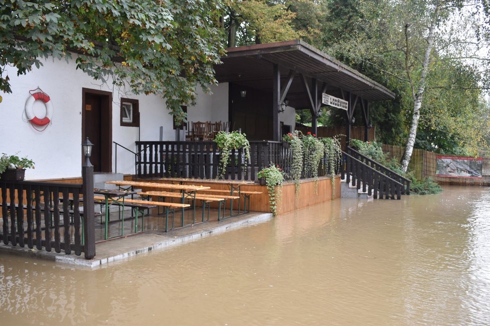 Zaplavené bistro Loděnice u Děhylova.