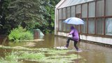 Česku hrozí povodně: V noci na řadě míst vydatně zaprší, přidá se silný vichr