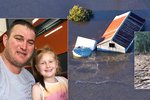 Rodina přišla během povodní o všechno, ještě před rokem bojovali s plameny. Voda v Austrálii už zabíjela