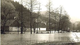 1970 - Záplavy na Jižní Moravě, 35 lidí zemřelo.