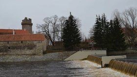 Zvednuté hladiny řek na Šumavě.