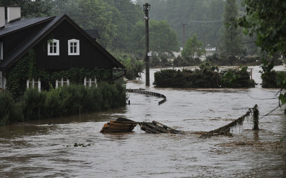 Kvůli záplavám se lidé  v Mníšku museli evakuovat