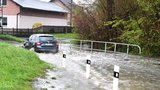 Hladiny řek dál stoupají, hrozí povodně. Jižní Čechy trápí i výpadky proudu