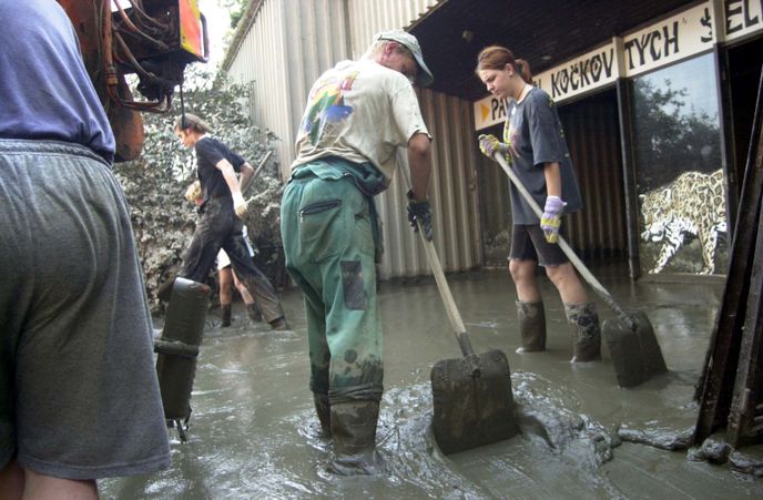 Povodně 2002: Zoo Praha.