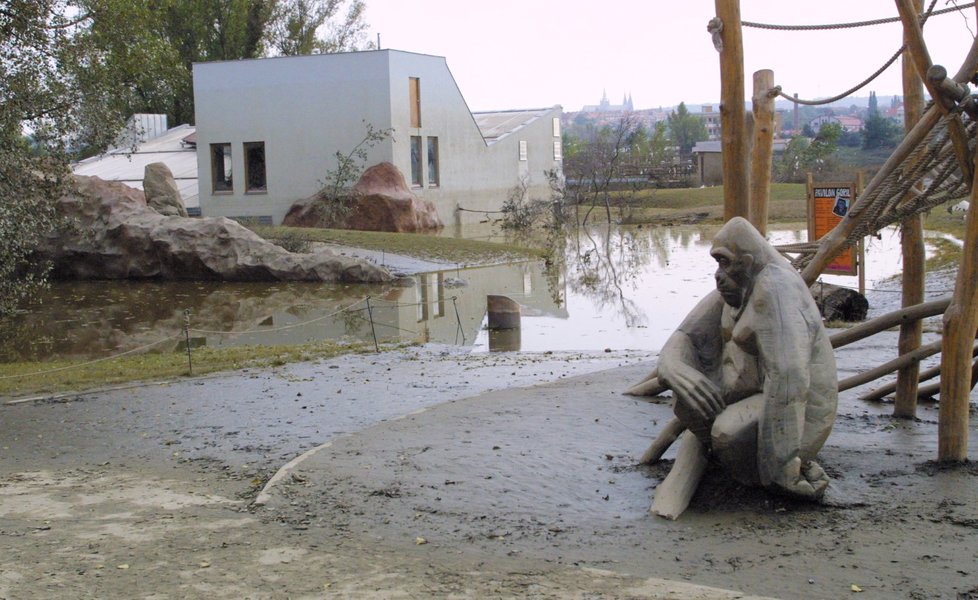 Povodně 2002: Zoo Praha.