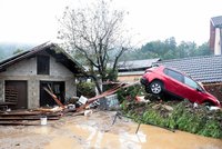 3 mrtví a obrazy zkázy ve Slovinsku: Čech popsal útěk před povodněmi, velká voda děsí i Chorvaty