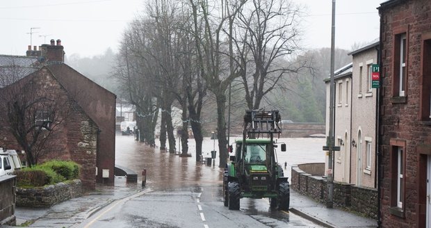 Povodně ve městě Appleby v hrabství Cumbria v severozápadní Anglii.