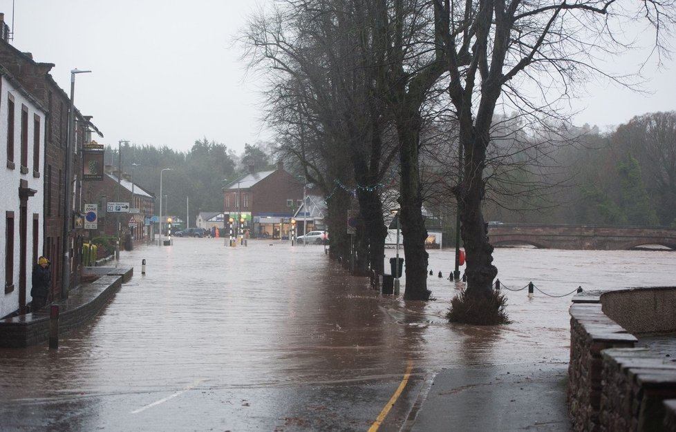 Povodně ve městě Appleby v hrabství Cumbria v severozápadní Anglii.