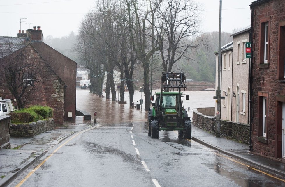 Povodně ve městě Appleby v hrabství Cumbria v severozápadní Anglii.