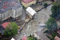 O víkendu budou bouřky: Hrozí bleskové povodně!