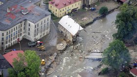 O víkendu budou bouřky: Hrozí bleskové povodně!