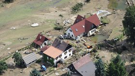 Spousta domů je zničená.