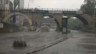 Česko zasáhly silné bouřky. Hrozí, že se opět výrazně zvednou hladiny řek
