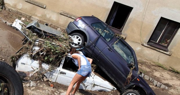 Srpnová vlna povodní byla na mnoha místech Česka, Polska, Německa i Rakouska zničující...