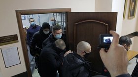 Ruský soud poslal na doživotí za mříže muže přezdívaného Povolžský maniak, jehož shledal vinným z vražd 31 vražd. (21.3.2024)