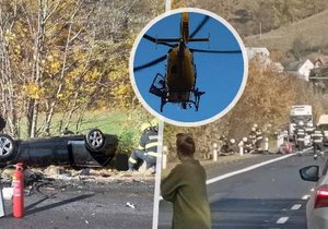 U Povrlů na Ústecku zemřela žena po čelním střetu dvou aut.