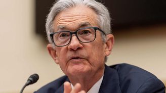 Tlak Bílého domu na Fed sílí. Powell čelí vyšetřování Tlak Bílého domu na Fed sílí. Powell čelí vyšetřování