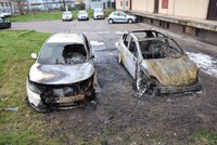 Záhadný požár zničil na brněnském sídlišti auta za dva miliony!