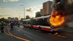 Požár autobusu MHD v pražském Kamýku. (26. červenec 2023)