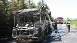 U Prahy shořel autobus: Bylo v něm 40 cestujících