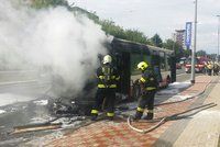 Na Evropské hořel další autobus s cestujícími: Škoda je 1,5 milionu