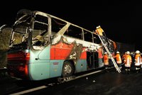 V německém autobuse uhořelo 20 lidí!
