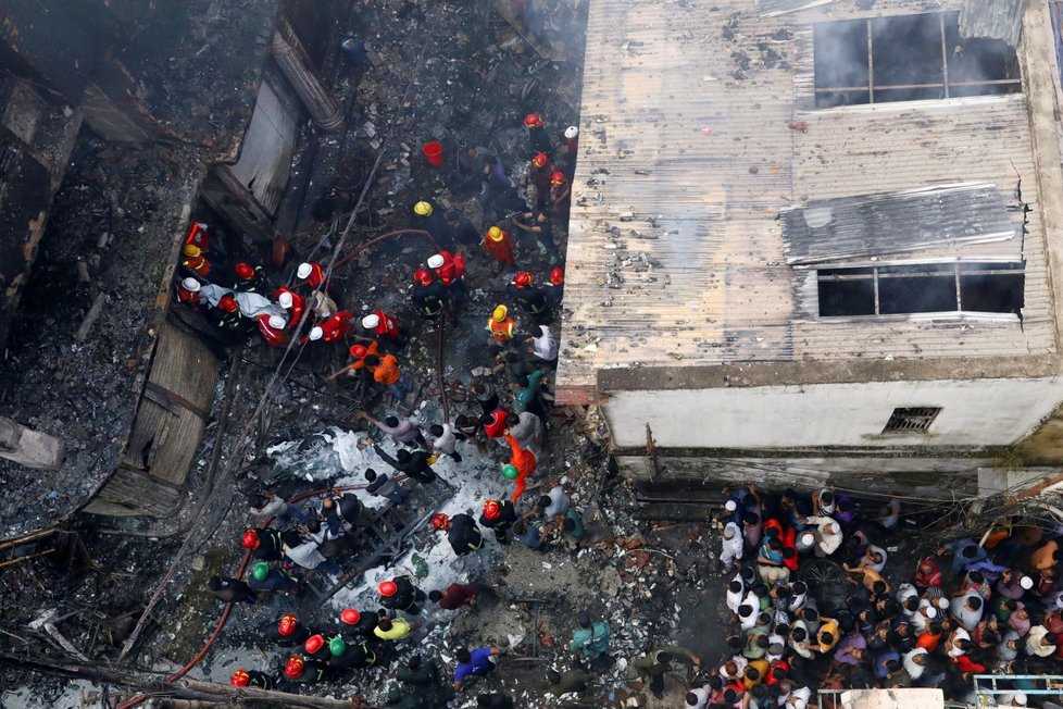Při požáru v bangladéšské metropoli Dháce zemřelo nejméně 70 lidí