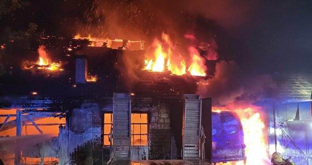 Silné bouřky způsobily značné škody: Na Rakovnicku hořel dům!