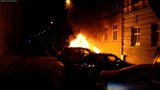 Noční požár v Brně způsobil škodu přes milion, shořela tři auta