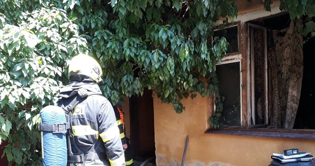 Požár v Brně: Seniorka volala úpěnlivě o pomoc! Má vážné popáleniny