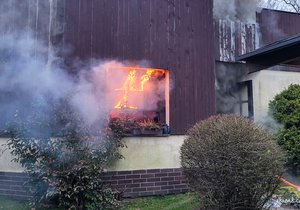 Škodu okolo milionu korun způsobil ve čtvrtek večer požár prodejny se starožitnostmi v Bruntále. 