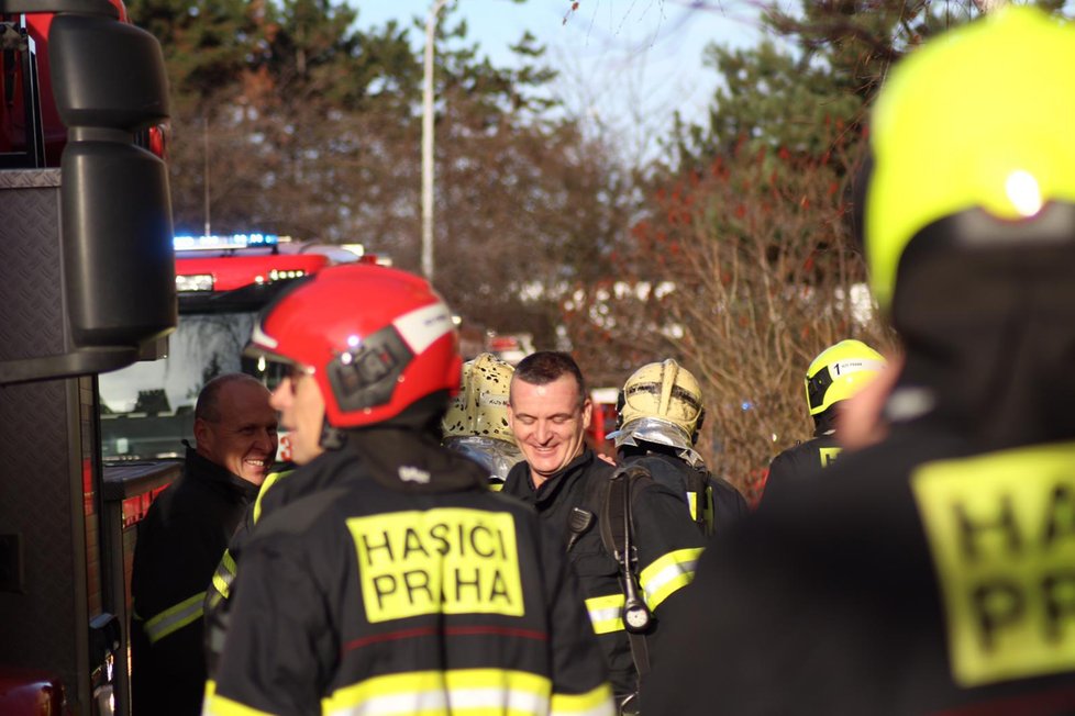 24. 12. 2019: Požár bytu v Malkovského ulici zaměstnal několik jednotek pražských požárníků.