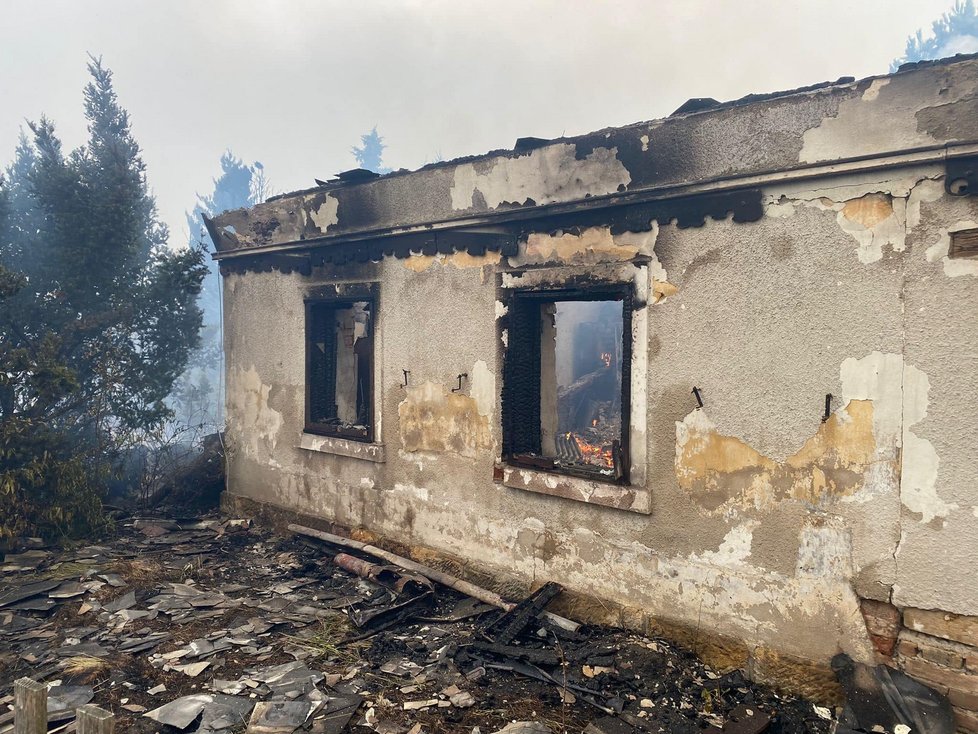 Ničivý požár v obci Mezná. (26.7.2022)