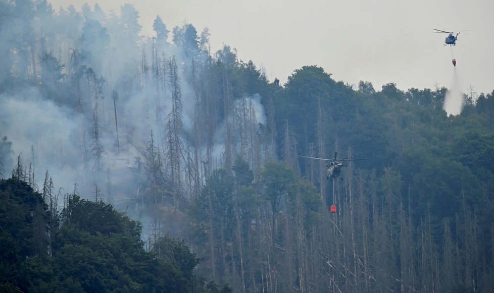 Pohled na požár z německé strany poblíž obce Schmilka.