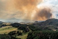 Kouř a smrad z požáru ohrožuje zdraví! Odborník varuje: Hrozí i zástava srdce!