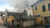 V Českém Krumlově hoří hotel: Hosté utekli včas