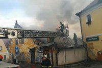 V Českém Krumlově hoří hotel: Hosté utekli včas