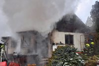 Požár chaty v Dolních Počernicích: Škoda jde do milionu