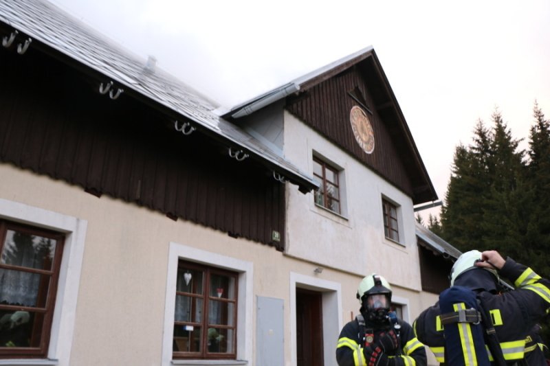 Požár chaty v Horních Lysečinách v Krkonoších