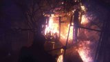Bezdomovci si zapálili střechu nad hlavou: Chatka v Lesné lehla popelem