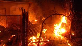Děsivá sebevražda na Děčínsku: Nejdřív podpálil auto, pak se v hořícím domě oběsil (ilustrační foto).