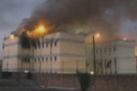 Peklo ve věznici: V plamenech uhořelo 83 lidí