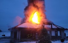 Oheň sebral rodině Dobrých z Petrovic domov: Majitelka z té hrůzy nemluví!