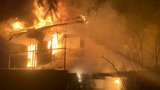 Chata v Dolní Lomné lehla popelem: Seniorka je vážně popálená