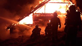 Při požáru rodinného domu nedaleko Jilemnice zemřel člověk. (foto ilustrační)