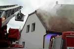 Zřejmě výbuch kamen se podepsal pod sobotní požár domu ve Šlapanicích u Brna. Škoda je předběžně vyčíslena na necelý milion korun.