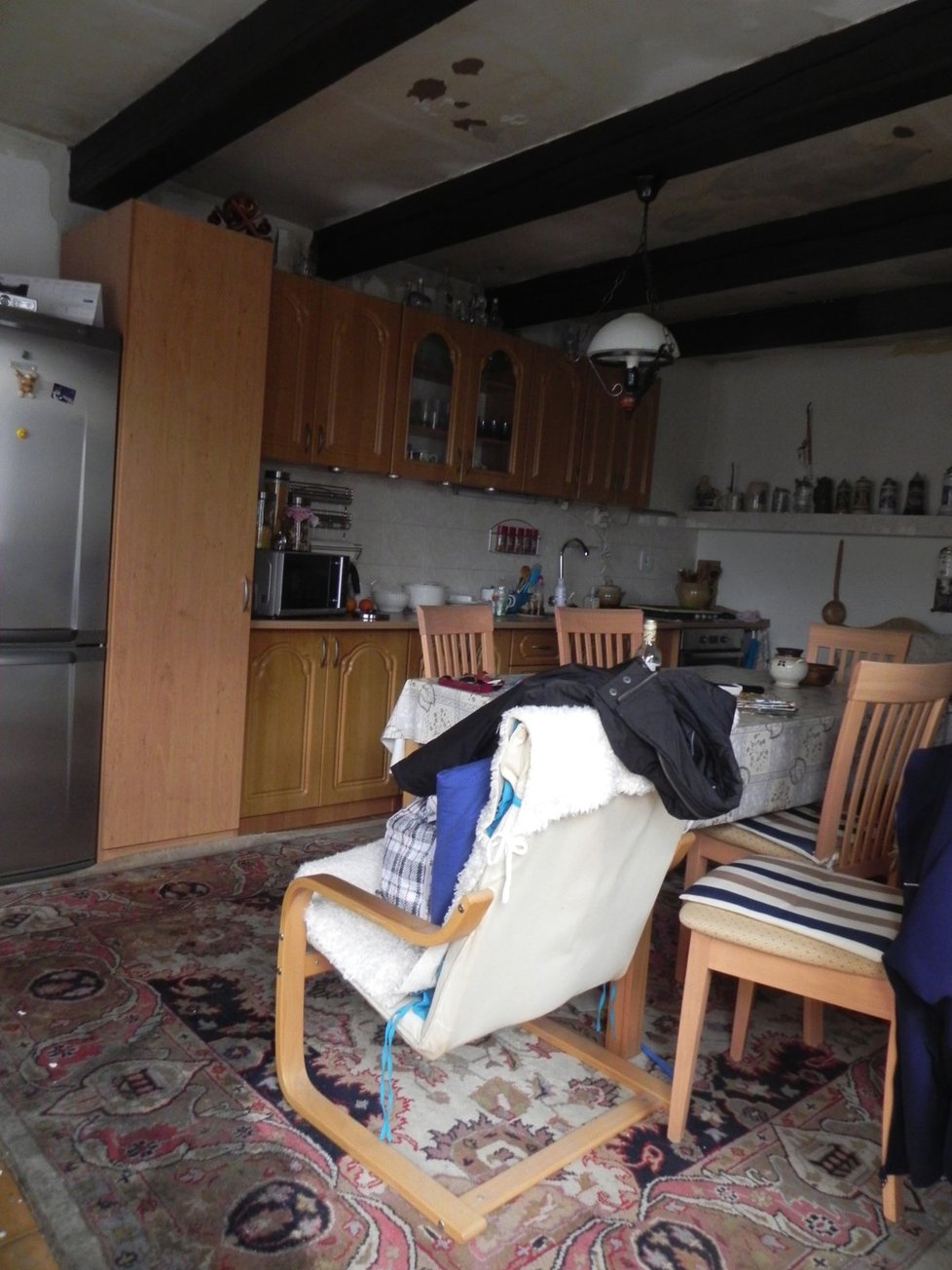 Obraz zkázy: Zcela promočený strop nad kuchyní
